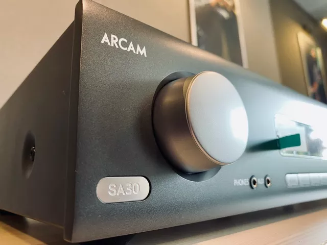 Premiera Arcam SA30 w salonie Q21