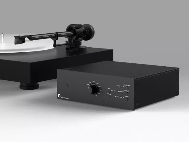 Pro-Ject Phono Box DS3 B w salonie Q21