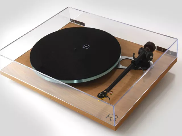 Rega Planar 3 w nowym wybarwieniu Light Oak!